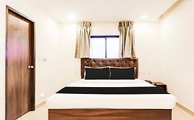 Super Collection O Earth Apart Hotel