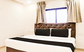 Super Collection O Earth Apart Hotel